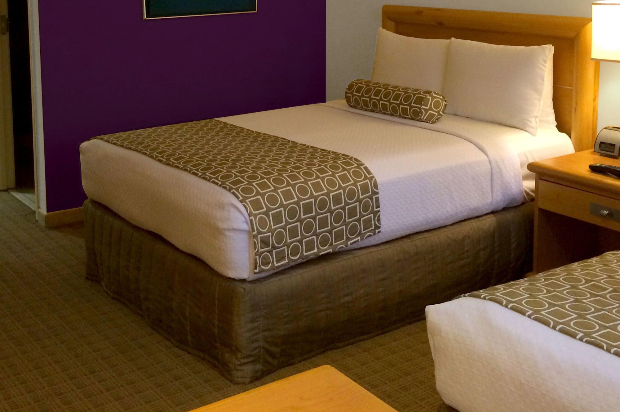 Gamma By Fiesta Americ Xalapa Nubara Екстериор снимка A bed with a bed skirt
