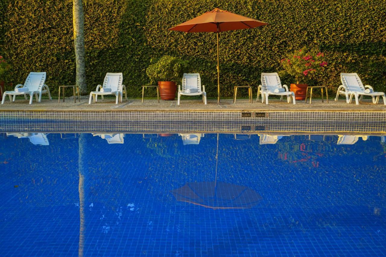 Gamma By Fiesta Americ Xalapa Nubara Екстериор снимка A swimming pool